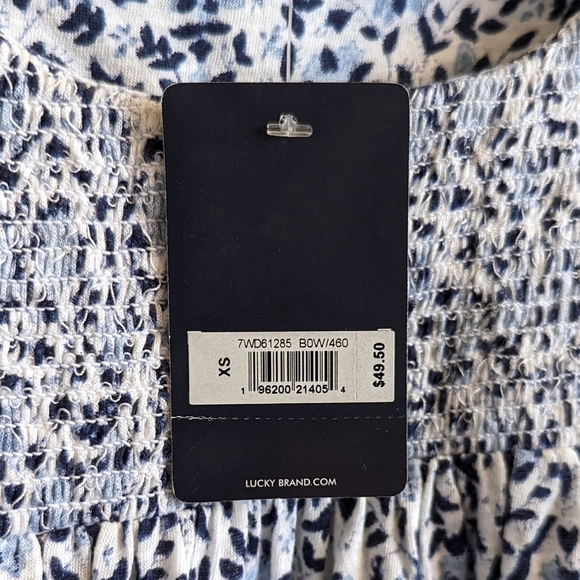 Lucky Brand Smocked Flowy Floral Flower Short Sleeve Top - Picture 4 of 10